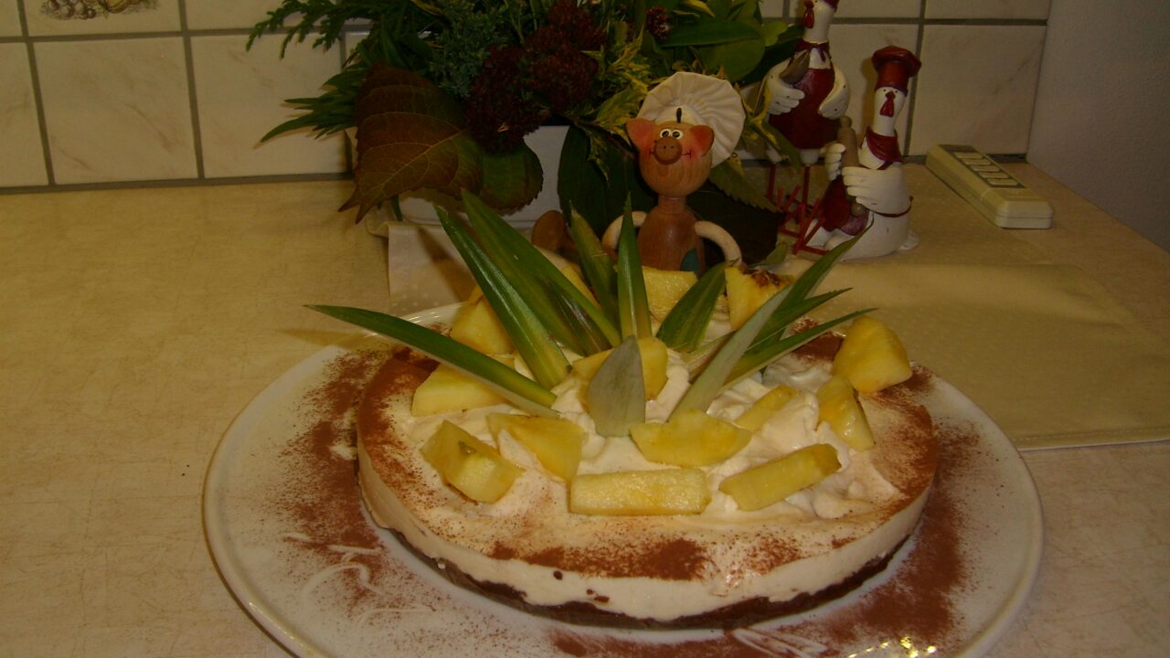 Dessert: yoghurttaart met ananas