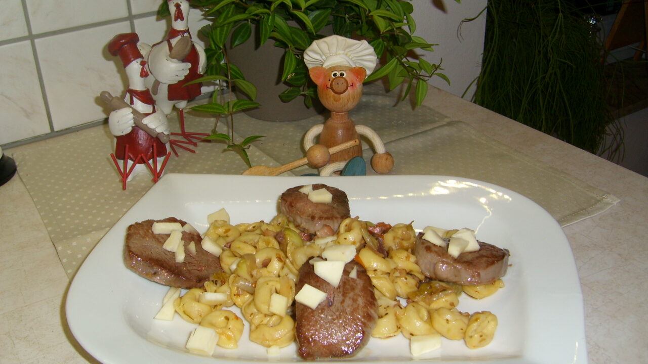 Tortellini gevuld met kaas, groenten en lamsvlees