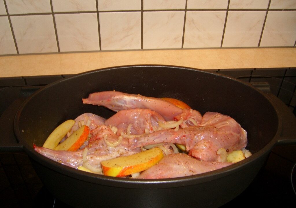 Tajine: konijn bedwelmd in een romig sausje
