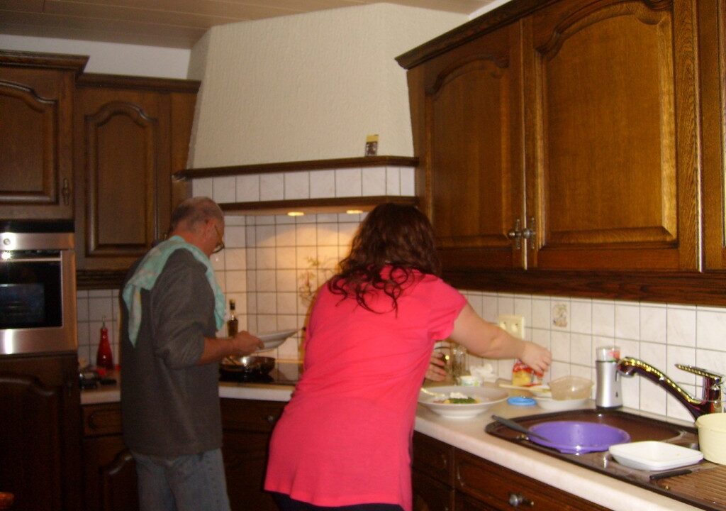 Vader en dochter verwennen Popeye met spinazie gevulde tortellini