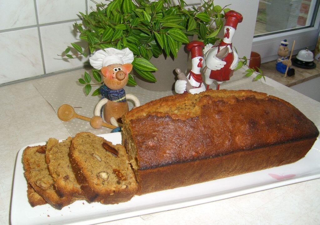 Dessert: notencake met gedroogde vruchten