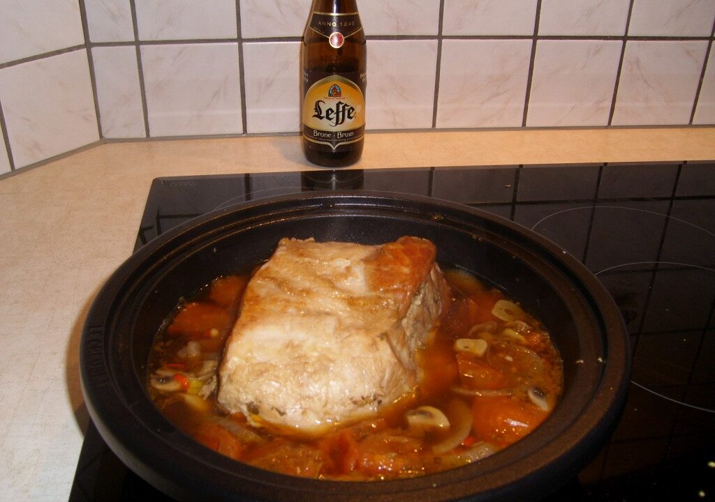 Tajine gevuld met varkensruggebraad