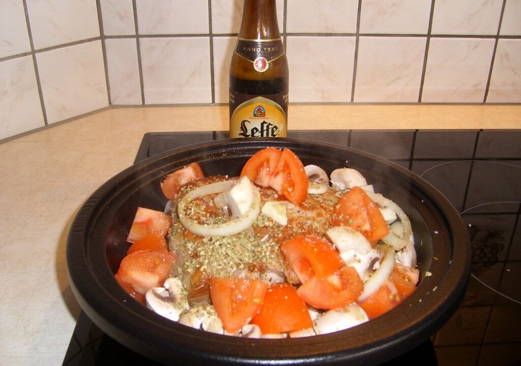 Tajine gevuld met varkensruggebraad