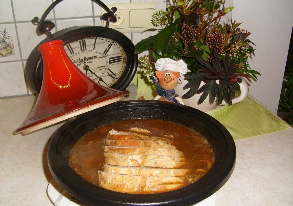 Tajine gevuld met varkensruggebraad