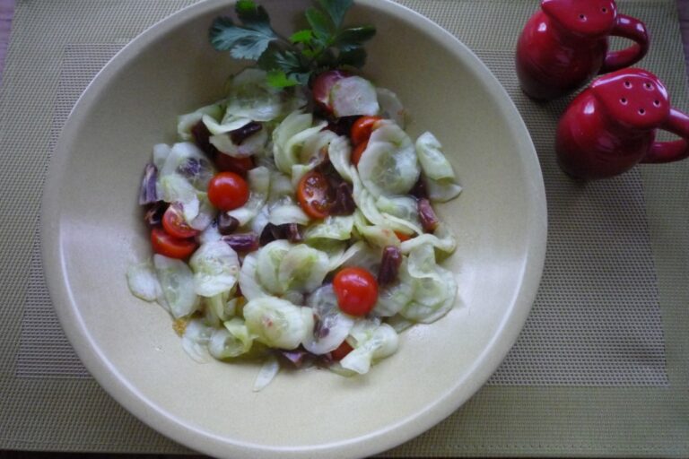 Komkommersalade een streling voor de tong