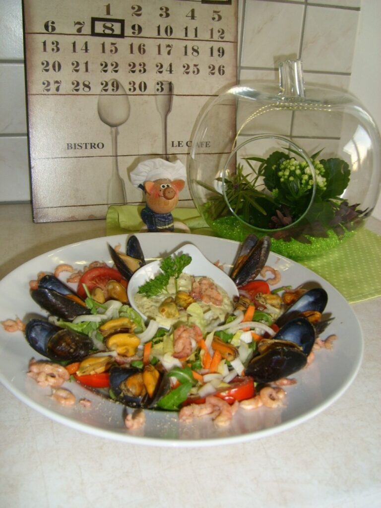 Lente salade met mosselen en grijs garnalen