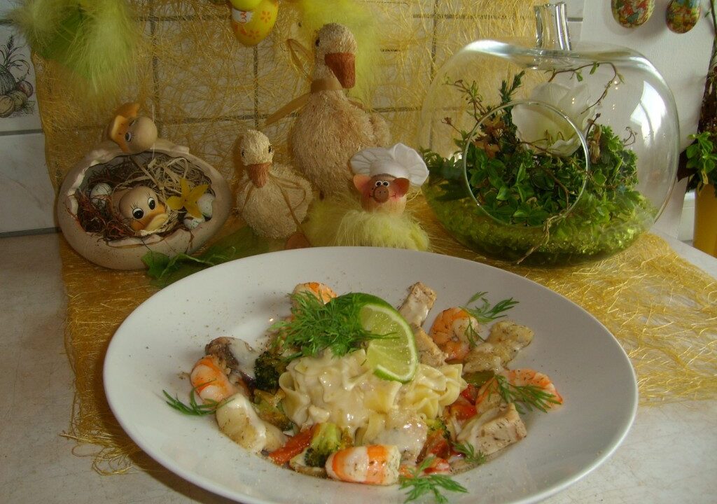 Pasta gerecht met tonijnsteak en scampi’s in een limoensausje