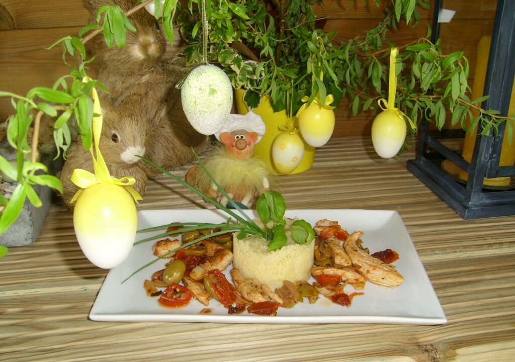 Couscous met kalkoenreepjes tomaatjes en olijven