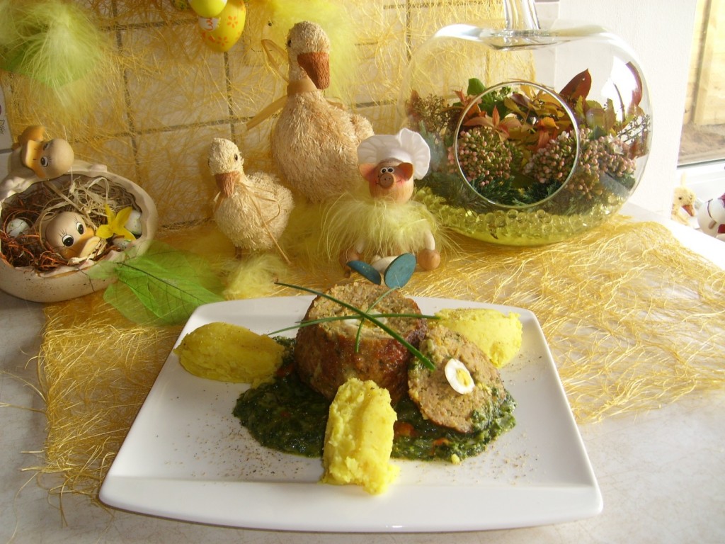 Dagschotel: vogelnestje op een bedje van spinazie met puree