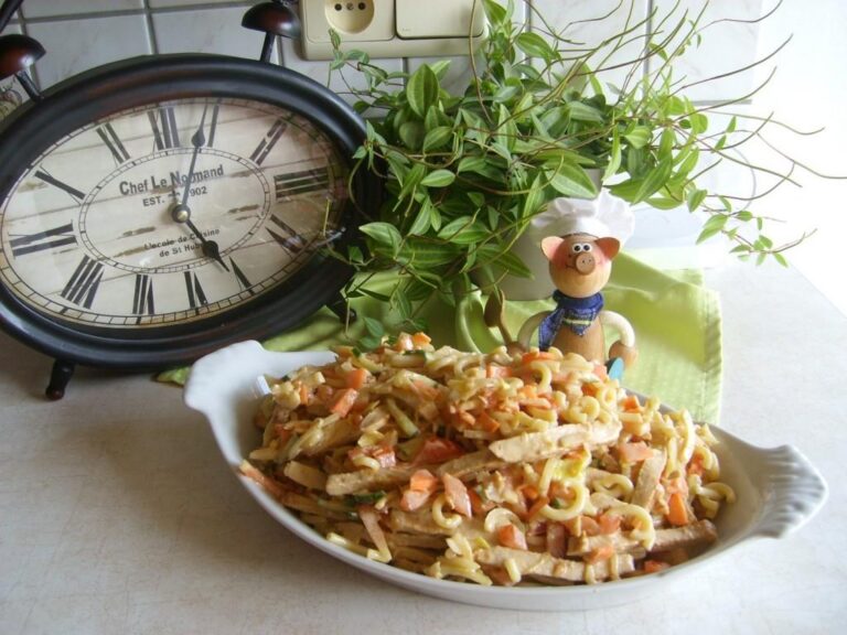 Pasta met varkensreepjes zoet en toch pittig gekruid