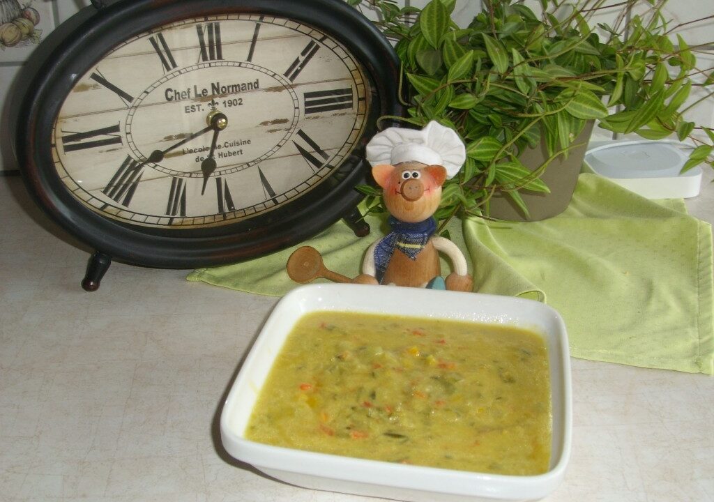 Sausje met groenten en kokosmelk