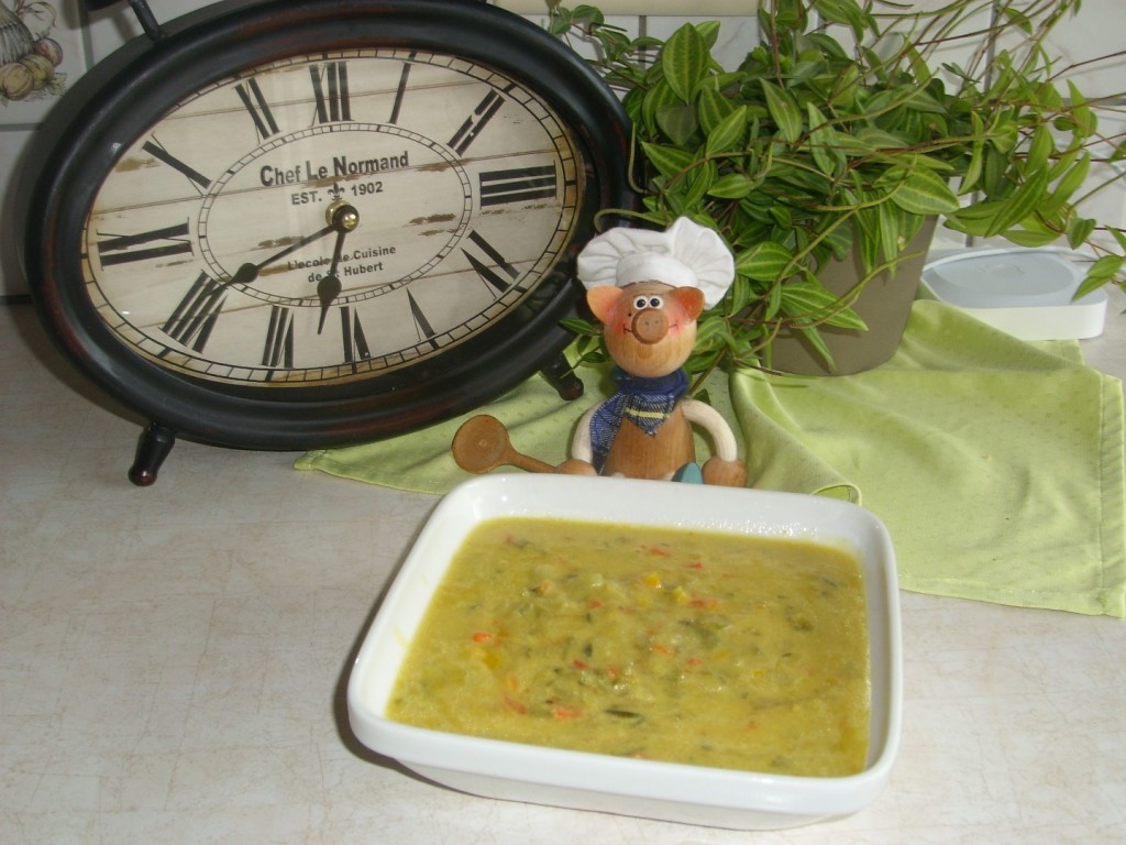 Sausje met groenten en kokosmelk