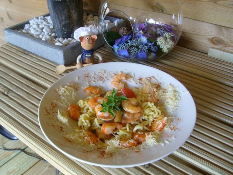 Pasta met scampi’s en zijn garnituren