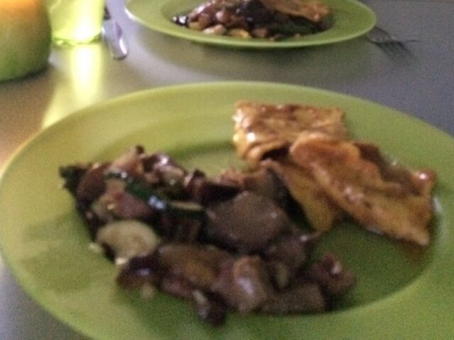 Ravioli met paddestoelen en asperges uit de Skottelbraai