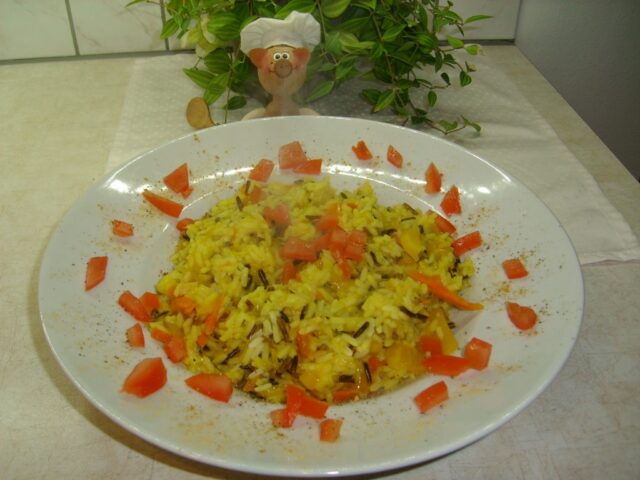 Rijst met aparte ingrediënten