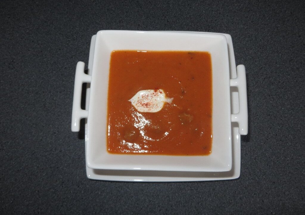Pastinaakpaprikasoep met runderchipolataballetjes