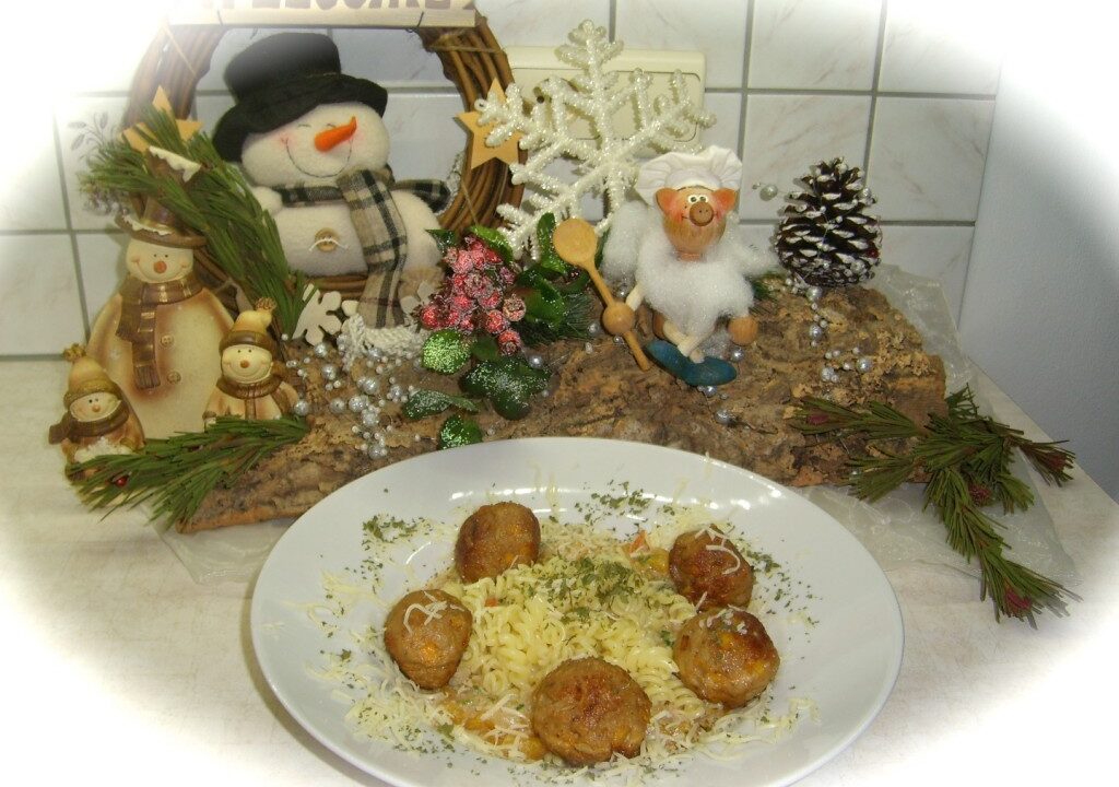 Pasta met verrassende bouletten in een butternut-sausje