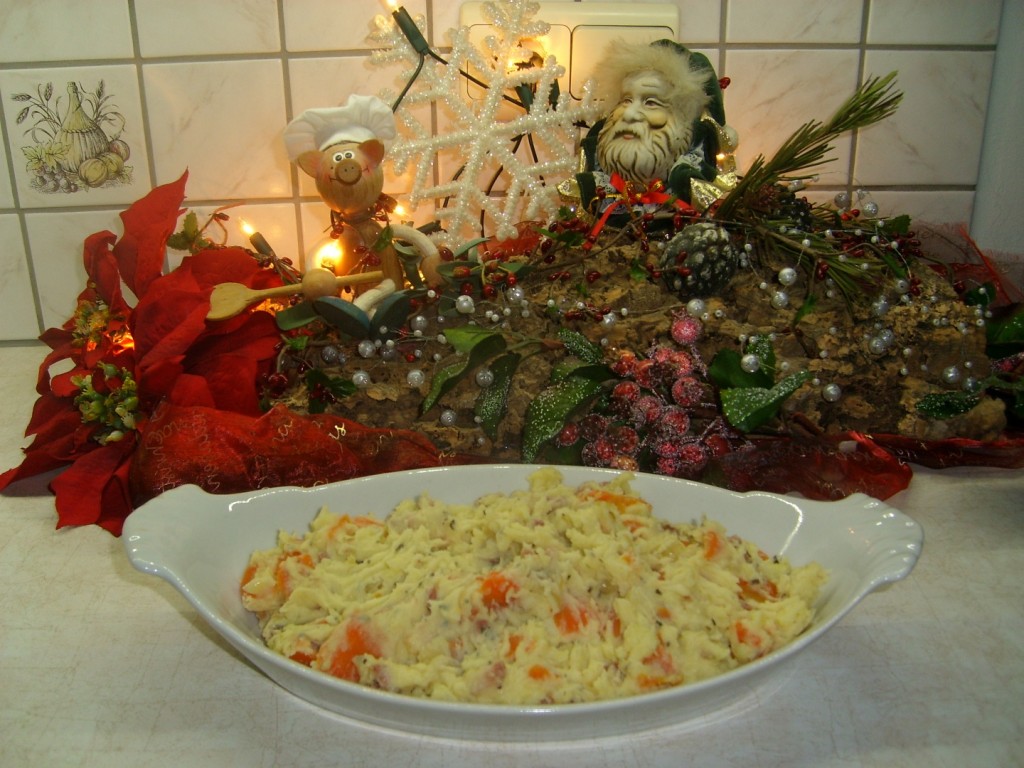 Aardappelpuree met groenten en hespenblokjes