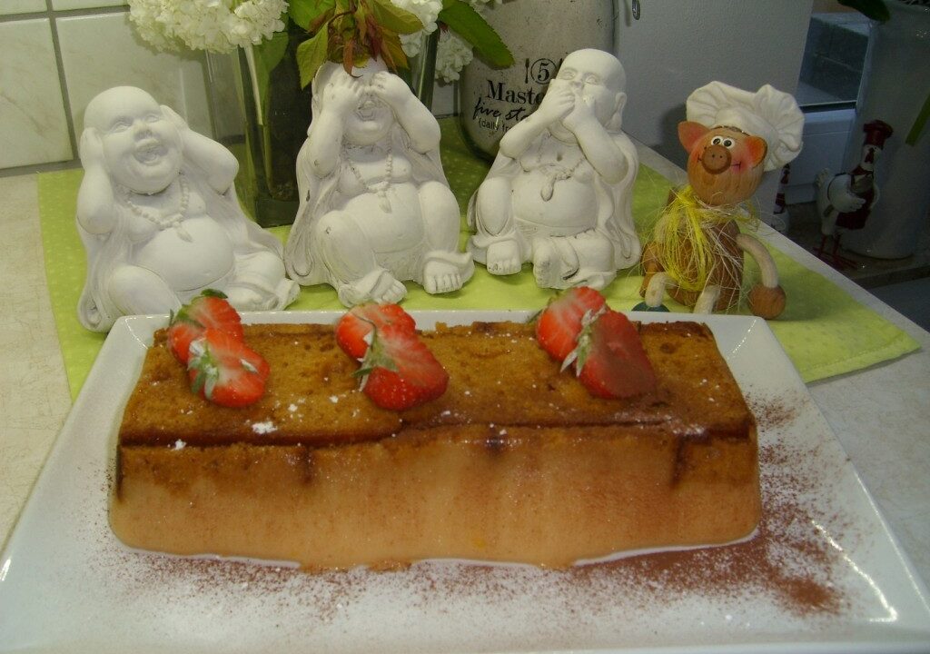 Dessert: pudding met aardbeien en peperkoek