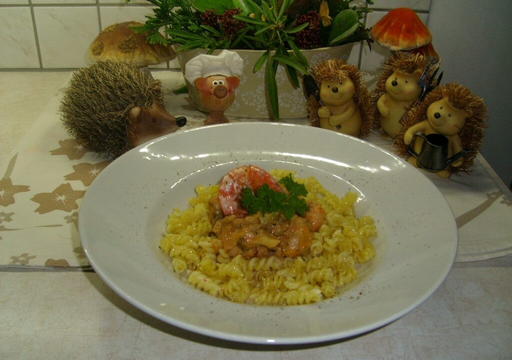Pasta met scampi’s, champignons in een super gemakkelijk sausje