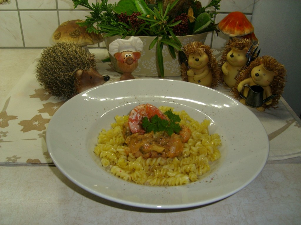 Pasta met scampi’s, champignons in een super gemakkelijk sausje