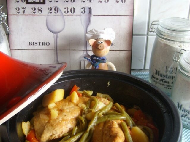 Tajine: kalkoenhaasje met princesboontjes, tomaat en aardappelen