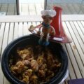 Tajine: kippen-onderbouten met een fruitige smaak met couscous