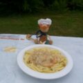 Vakantie: macaroni met scampi’s in een kruidensausje