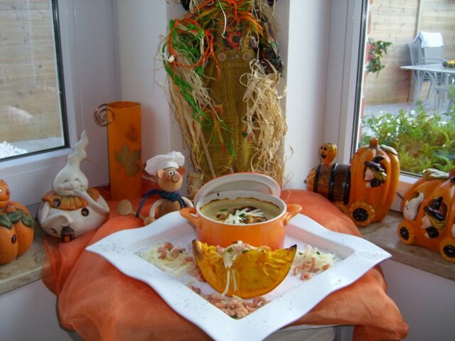 Visserspotje Halloween met gevulde pompoen