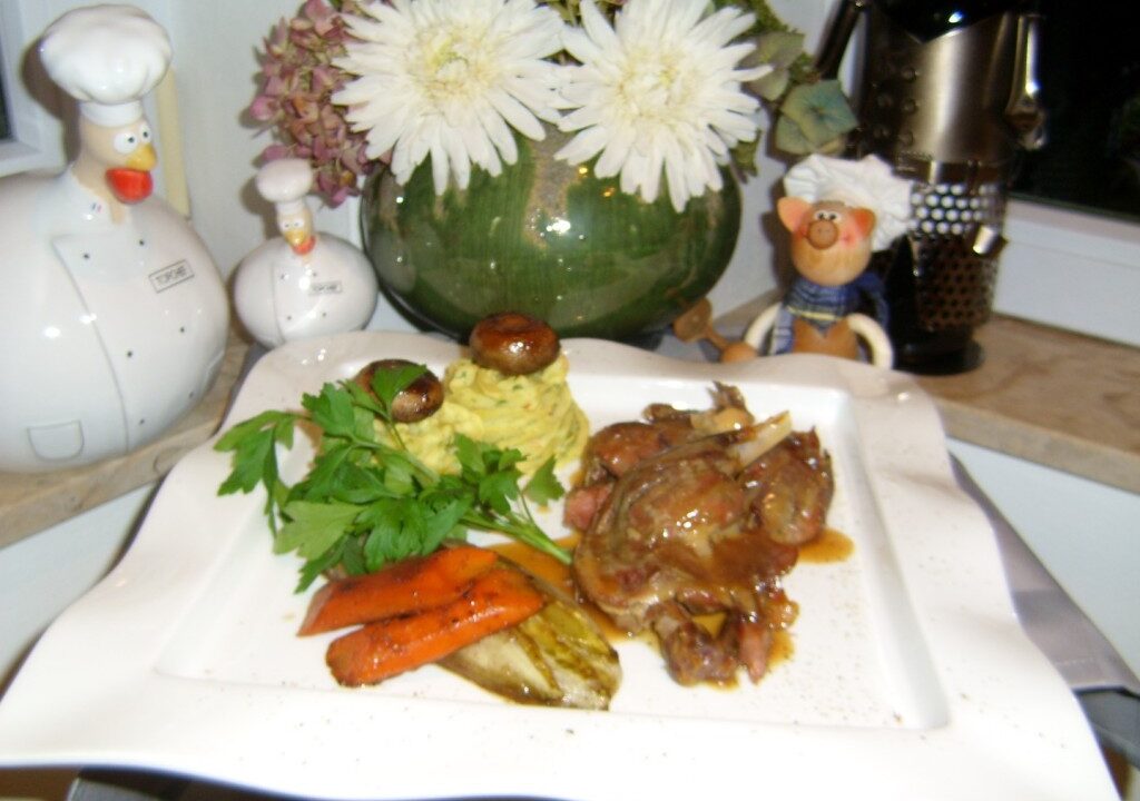 Dagschotel: Confit de Canard in een sausje met puree, witloof en wortel