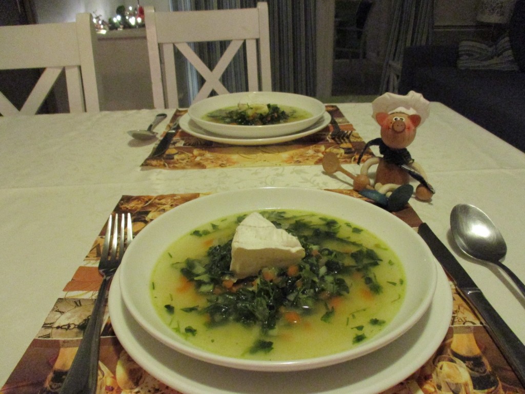 Vakantie: groentebouillon met camembert