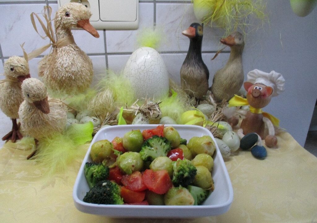 Groenten: spruiten, broccoli en tomaat even opgebakken