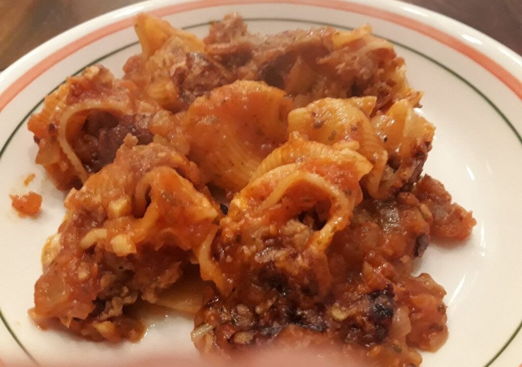 Gevulde pastaschelpen met gehakt en eigen gemaakte tomatensaus
