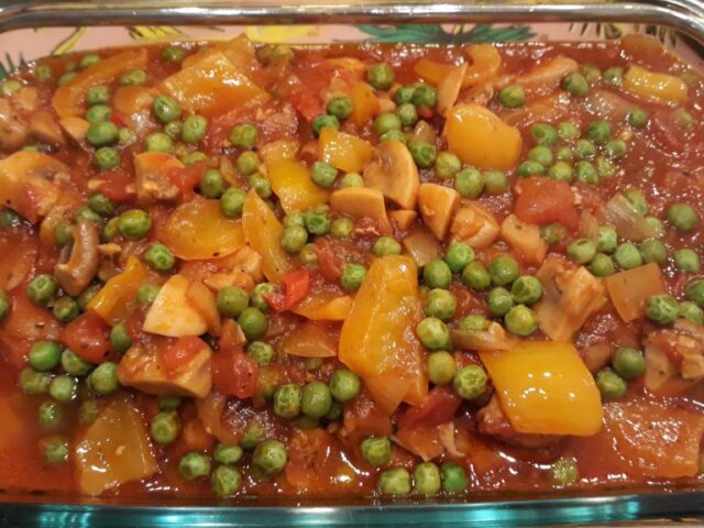 Kippendijen in pittige saus