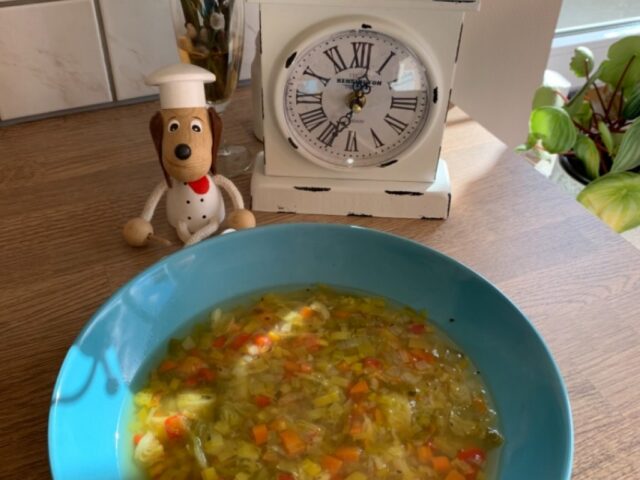 Soep: heldere bouillon met heerlijke groenten