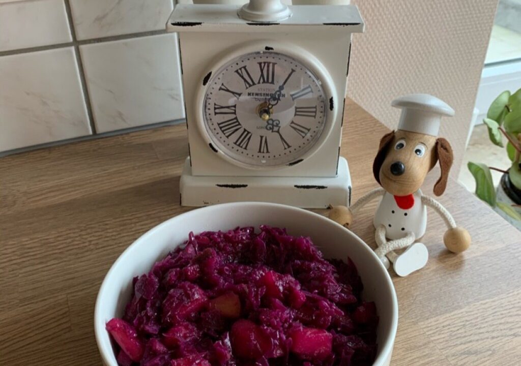 Rode kool met appelblokjes