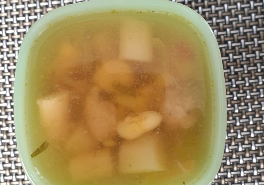 kruidige aspergebouillon met balletjes