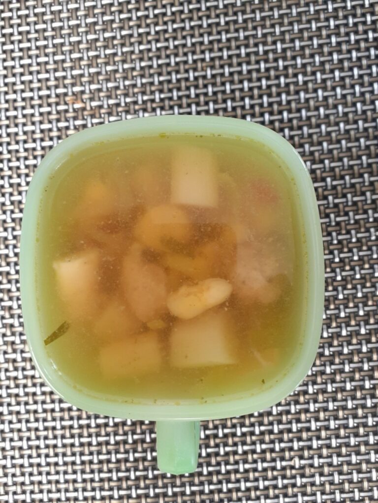 kruidige aspergebouillon met balletjes