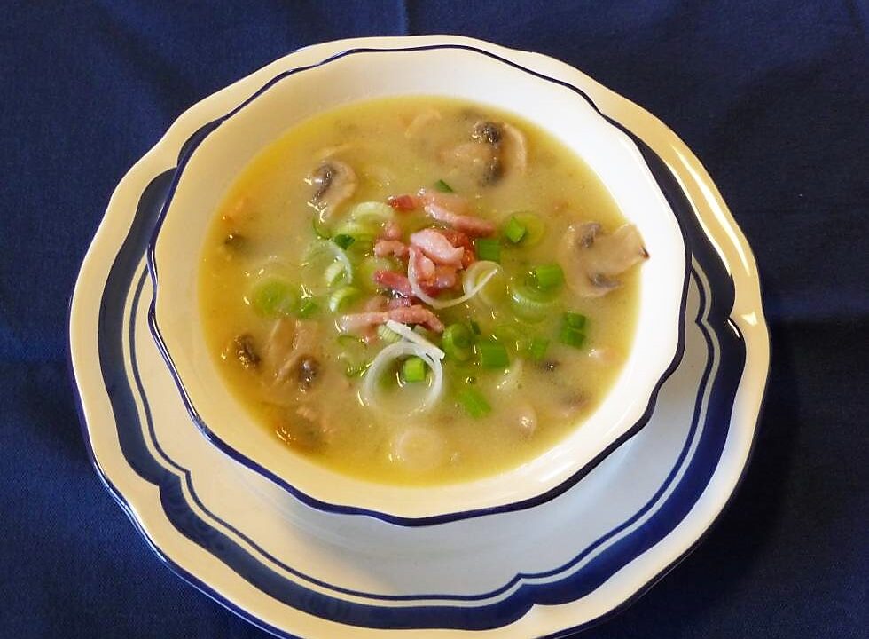 Champignonsoep met lente ui & spekjes