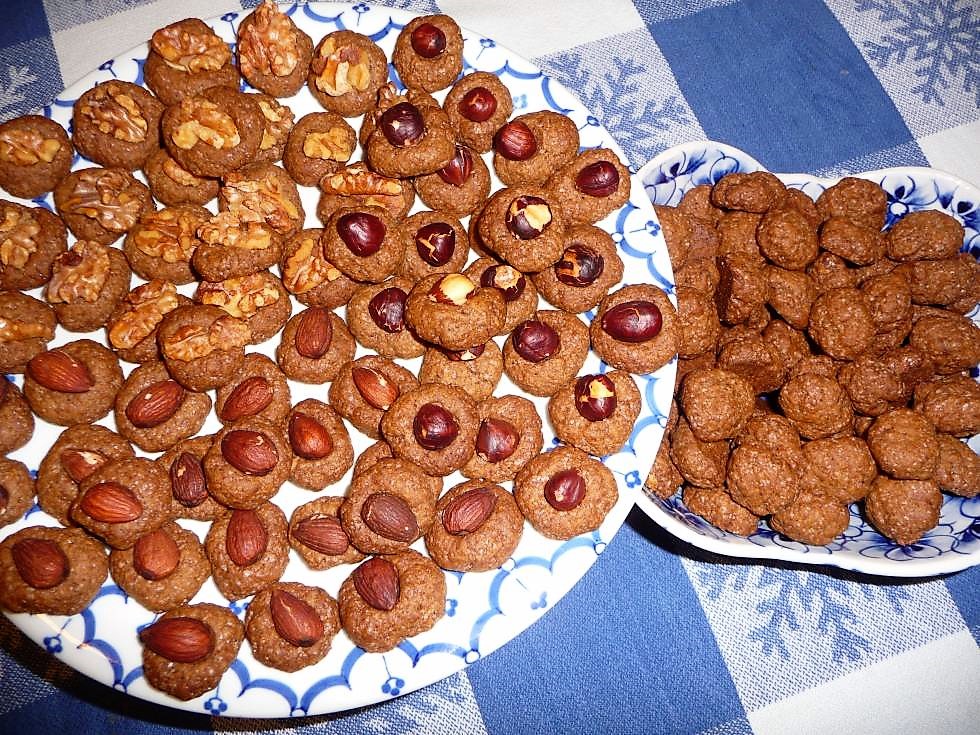 Kruidnoten met en zonder noten