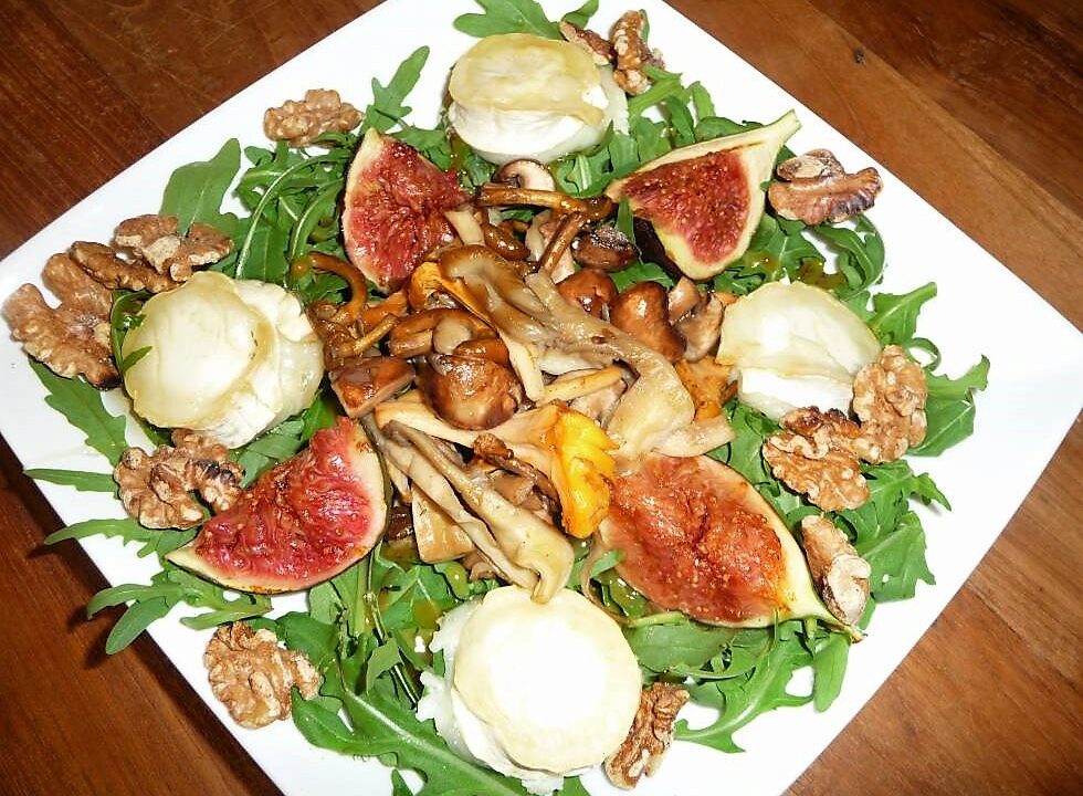 Salade met paddenstoelen, vijgen en geitenkaas