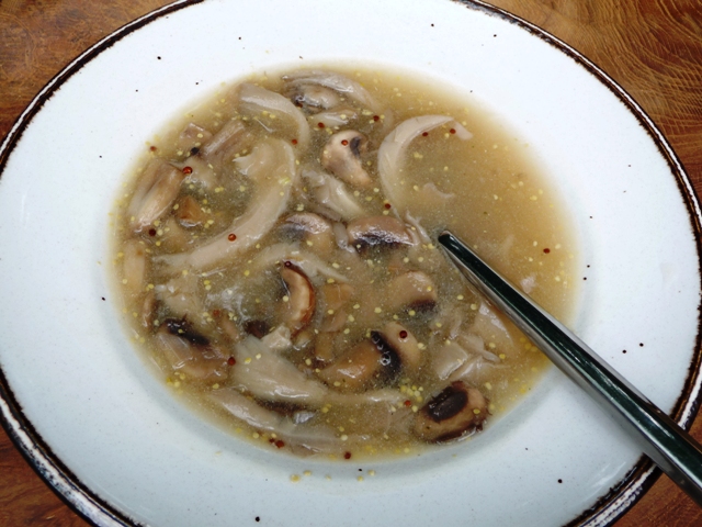 Oesterzwammen champignonsoep met een vleugje mosterd