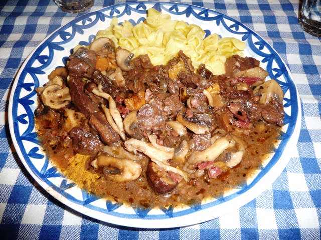 Italiaanse paddenstoelenstoof (Spezzatino con funghi)