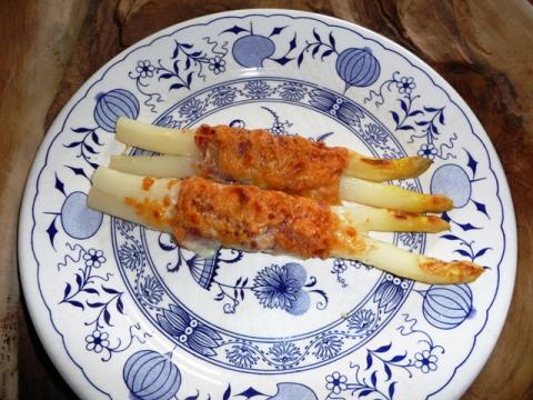 Asperges uit de oven met Serranoham en Manchego kaas
