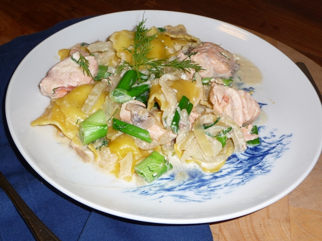 Pasta met zalm, venkel en dille in roomsaus