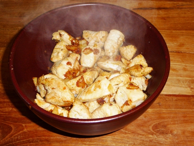 Tapas: kip in knoflookolie (Pollo al ajillo)