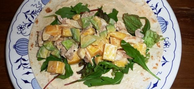 Wraps met asperges, avocado, mango en kip