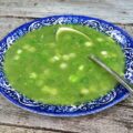 Groene soep met kruidenkaas