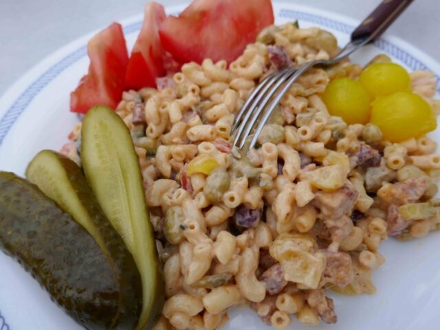 Zomerse macaroni salade