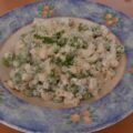 Zomerse pasta met verse doperwten en citroenaus